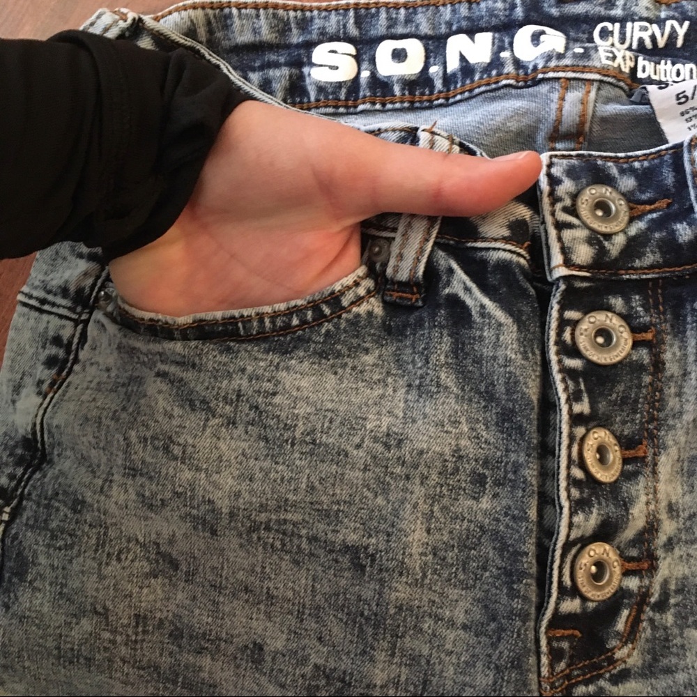Acid-Wash Button-Fly Jeans - Picture 7 of 7